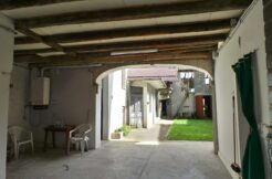 Corte rustica con terreno edificabile