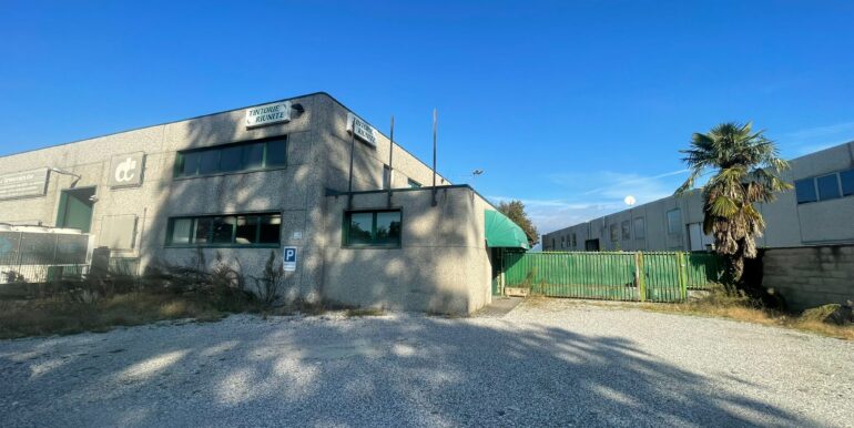 Capannone di 500mq a Udine