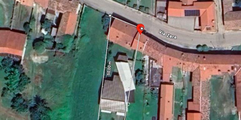 Palazzina cielo terra con locali accessori e ampio scoperto