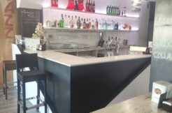 Bar arredato e attrezzato