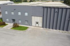 Capannone con carroponti e uffici