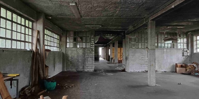 Capannone 1010mq con ampio scoperto