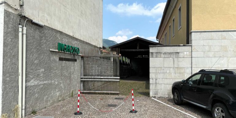 Ampio ufficio di 354mq con oltre 10 posti auto