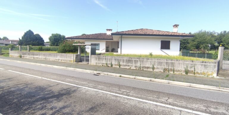 Villa indipendente tricamere con giardino e taverna