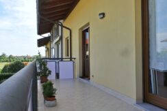 Tricamere con terrazzo vivibile e giardino comune