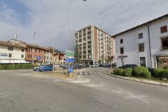 Negozio arredato e vetrinato