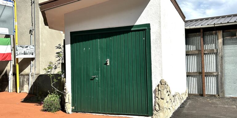 Casa indipendente con terreno
