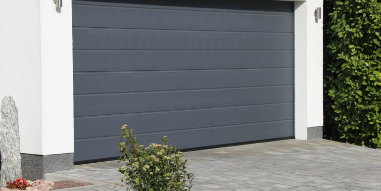 Garage doppio con magazzino