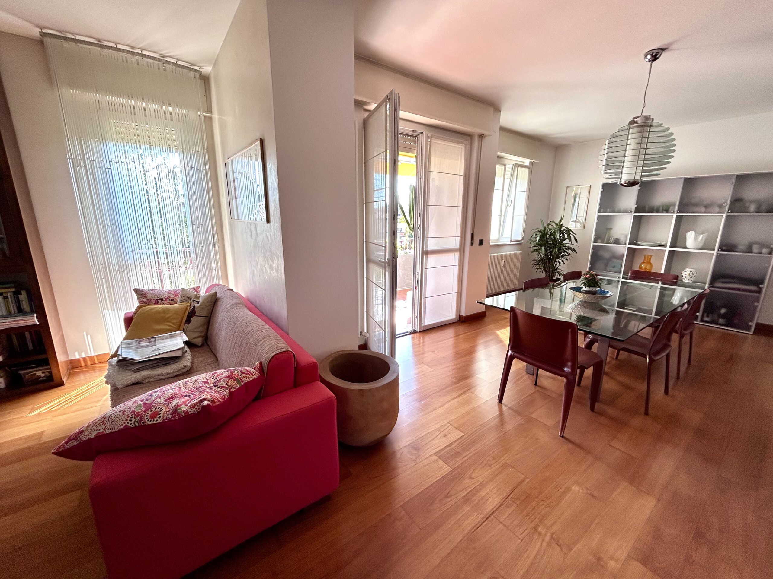 Elegante appartamento tricamere ristrutturato in Via Brazzacco