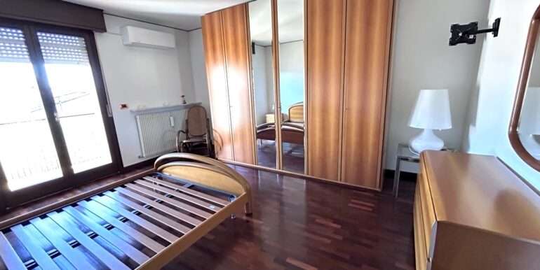 Bicamere con grande terrazza