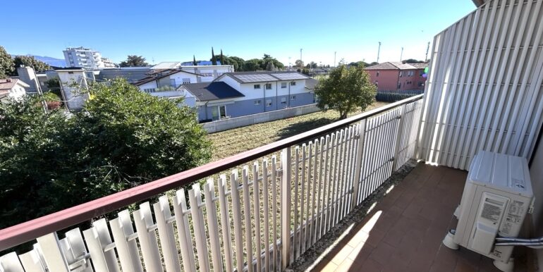 Bicamere con grande terrazza