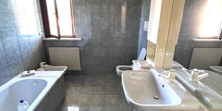 Bicamere con grande terrazza