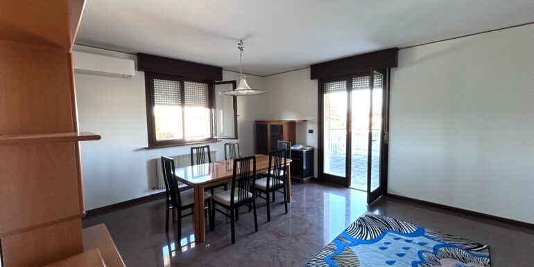 Bicamere con grande terrazza