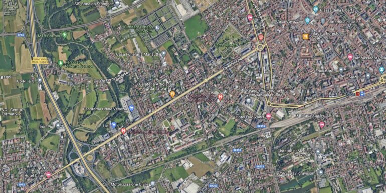 Negozio vetrinato a reddito conduttore storico