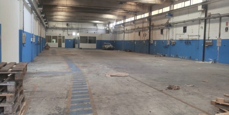 Capannone industriale a reddito - opportunità di investimento