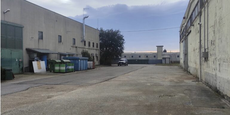 Capannone industriale a reddito - opportunità di investimento
