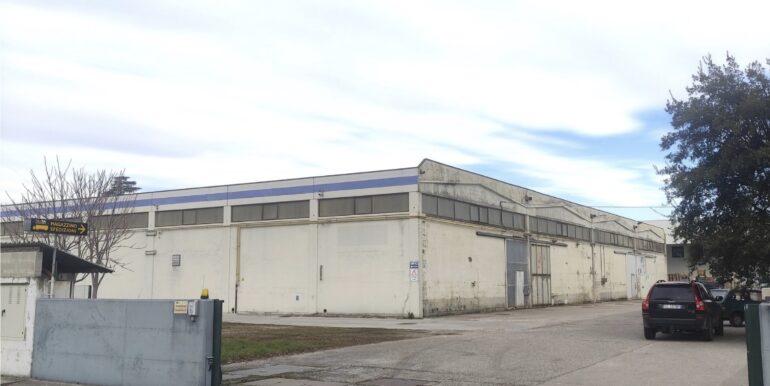 Capannone industriale a reddito - opportunità di investimento