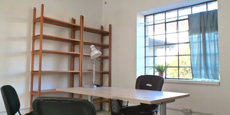 Ufficio in coworking con parcheggio