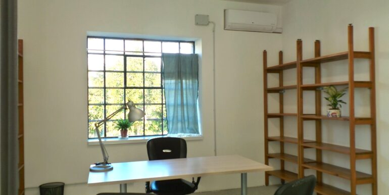 Ufficio in coworking con parcheggio