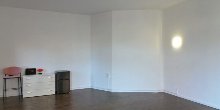 Negozio d’angolo vetrinato di 40mq