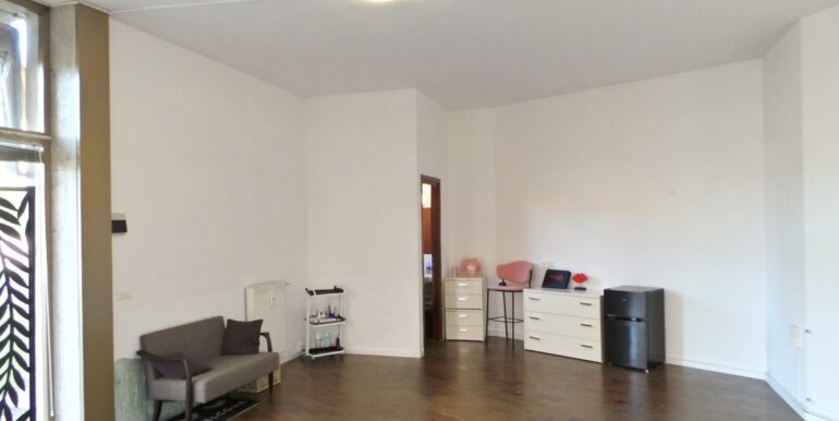 Negozio d’angolo vetrinato di 40mq