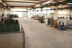 Capannone con carroponti e uffici