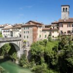 Negozio con canna fumaria e dehor a Cividale