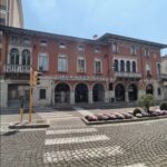 Negozio con canna fumaria