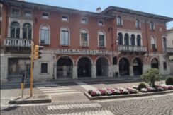 Negozio con canna fumaria