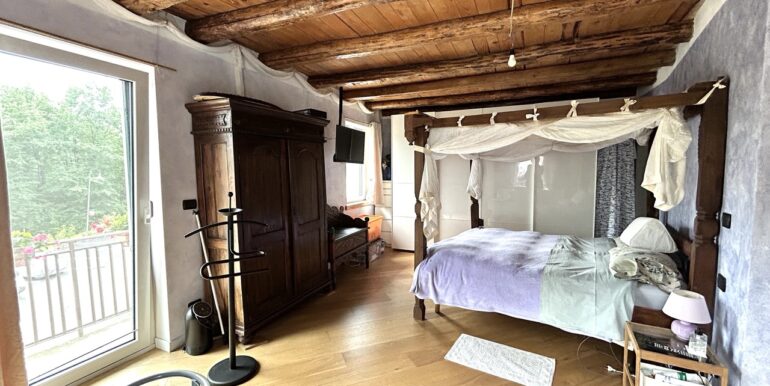 Casa cielo-terra ristrutturata