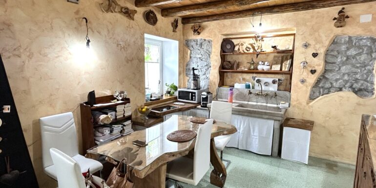 Casa cielo-terra ristrutturata