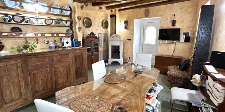 Casa cielo-terra ristrutturata