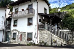 Casa cielo-terra ristrutturata