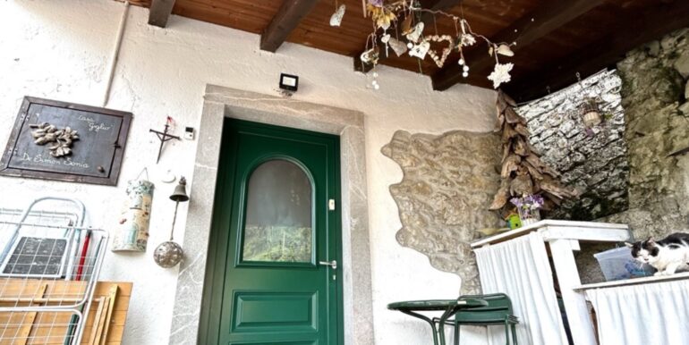 Casa cielo-terra ristrutturata