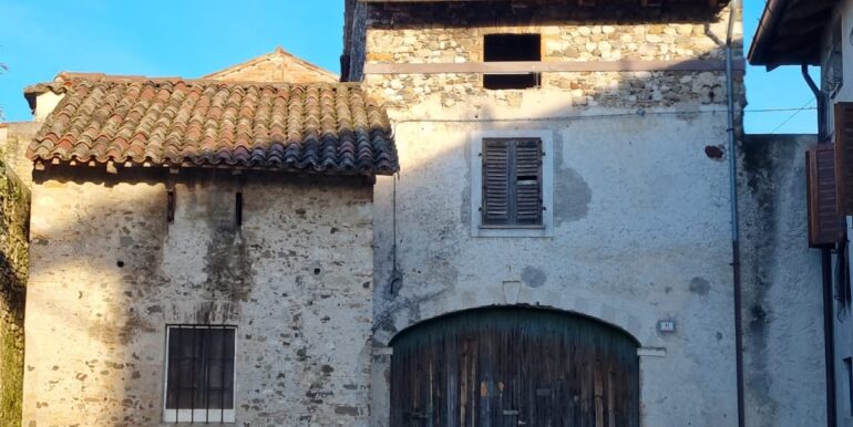 Borgo agricolo con terreno