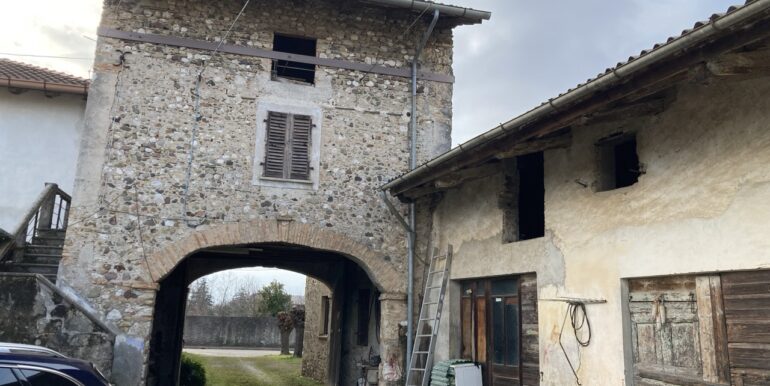 Borgo agricolo con terreno