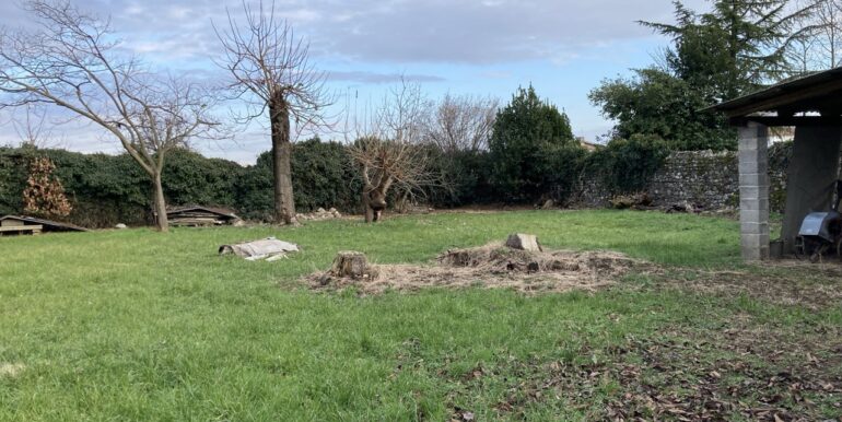 Borgo agricolo con terreno