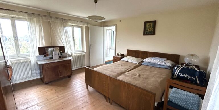 Casa colonica con grande terreno edificabile