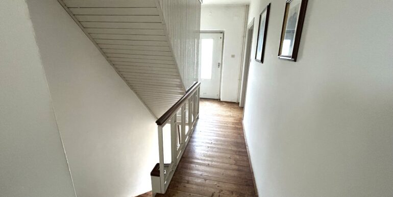 Casa colonica con grande terreno edificabile