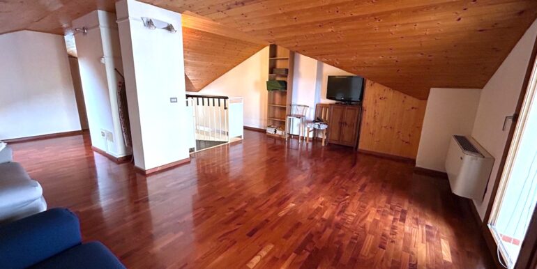 Appartamento bilivelli con terrazze