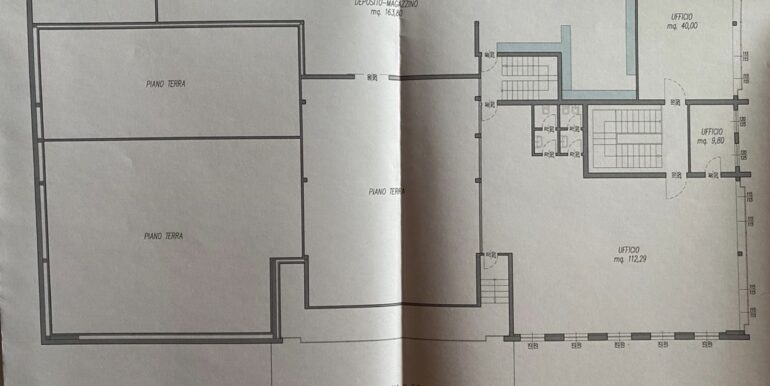 Capannone indipendente con celle frigo