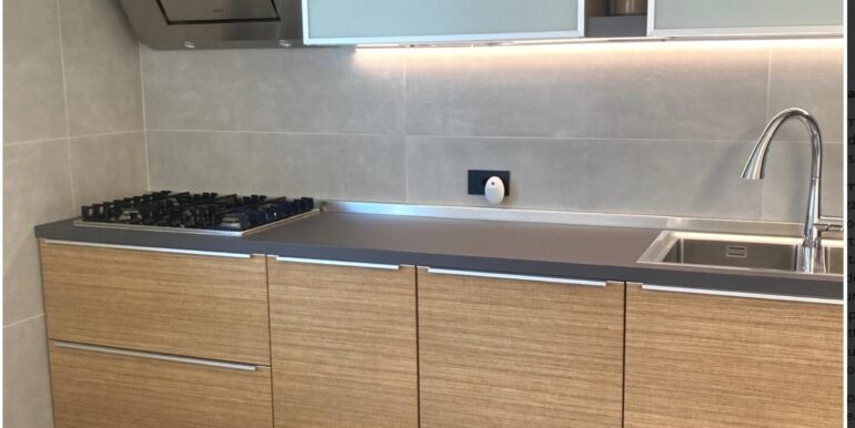 Abitazione ristrutturata più ampi spazi commerciali