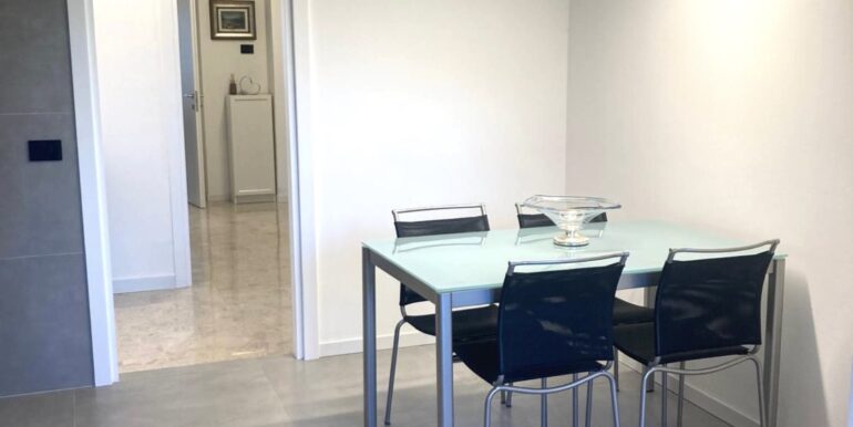 Abitazione ristrutturata più ampi spazi commerciali