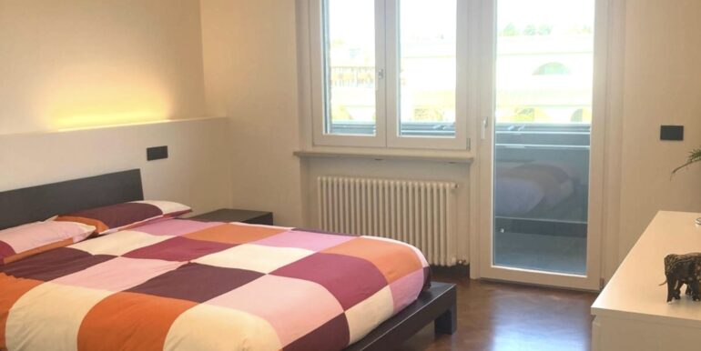 Abitazione ristrutturata più ampi spazi commerciali