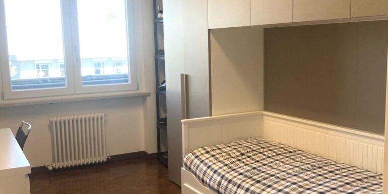 Abitazione ristrutturata più ampi spazi commerciali