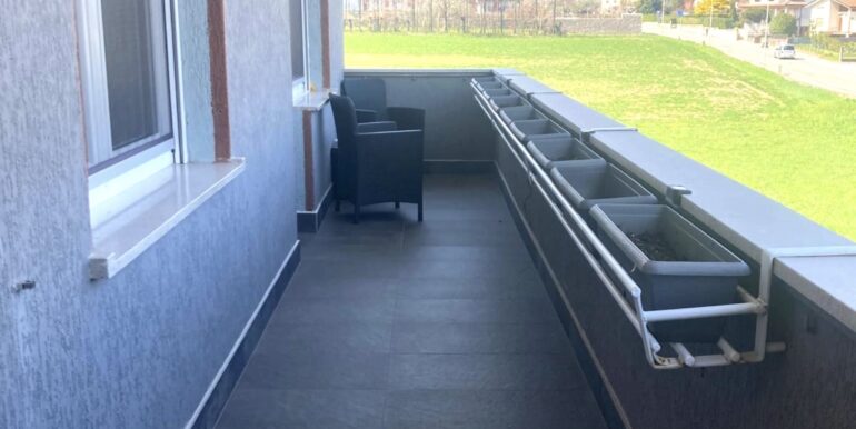 Abitazione ristrutturata più ampi spazi commerciali