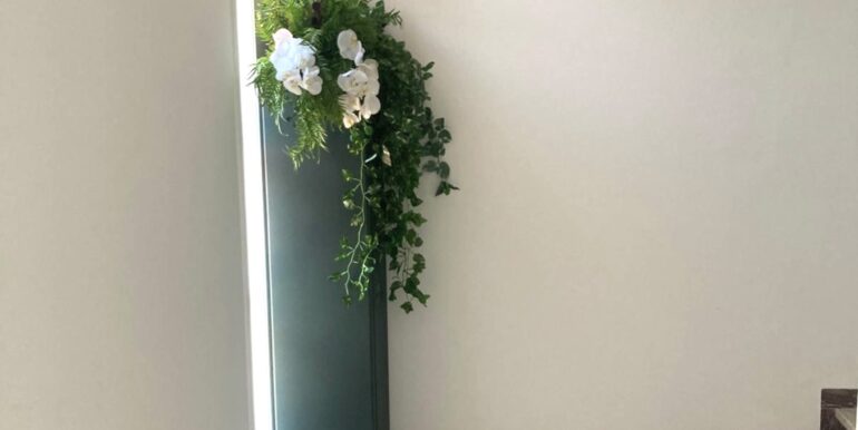 Abitazione ristrutturata più ampi spazi commerciali