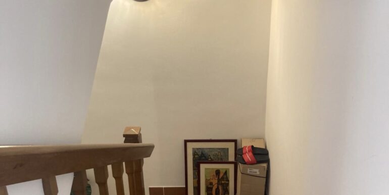 Abitazione ristrutturata più ampi spazi commerciali