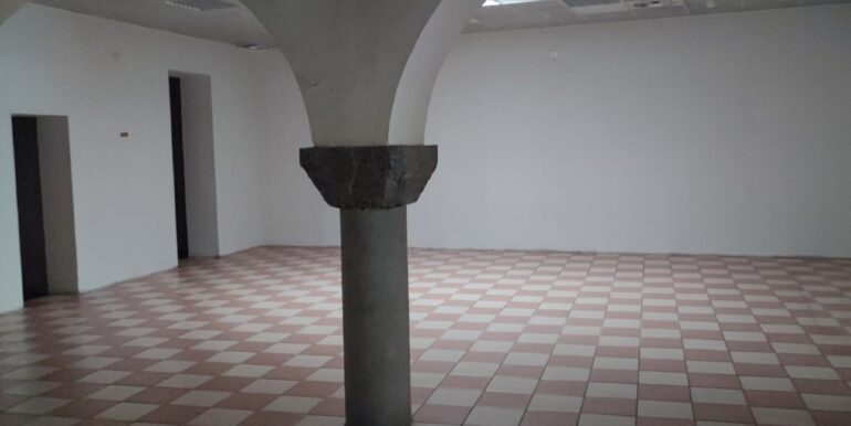 Locale commerciale nei pressi del Duomo di Udine