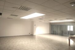 Ampio ufficio con parcheggio